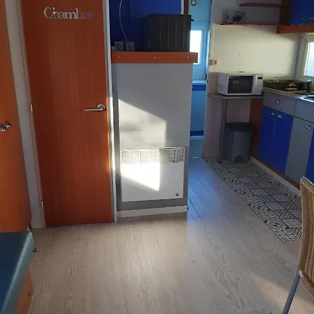 Holiday home Bungalow De 2 Chambres A Meschers Sur Gironde Avec Piscine Partagee Et Terrasse Amenagee *