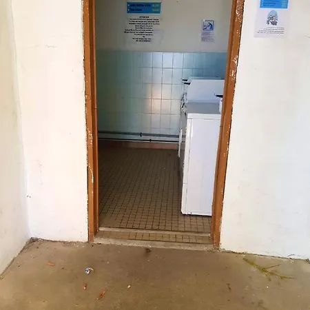 Bungalow De 2 Chambres A Meschers Sur Gironde Avec Piscine Partagee Et Terrasse Amenagee Holiday home